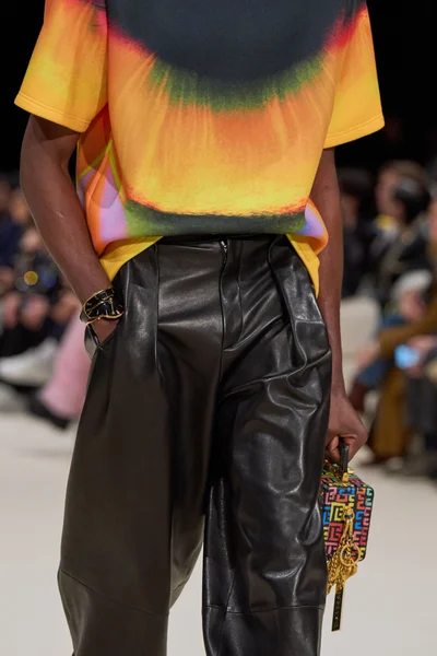 Look 97